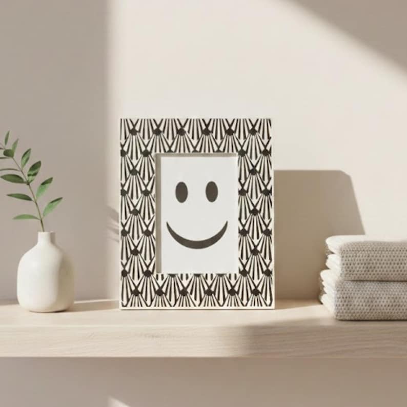 Green Resin Photo Frame | Art Deco Pattern Picture Frame | Handmade Home Décor