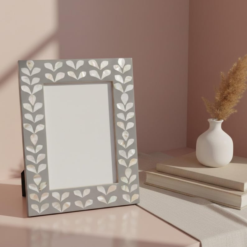 Mother of Pearl Inlay Photo Frame | Black Resin Leaf Pattern | Handmade Luxury Décor