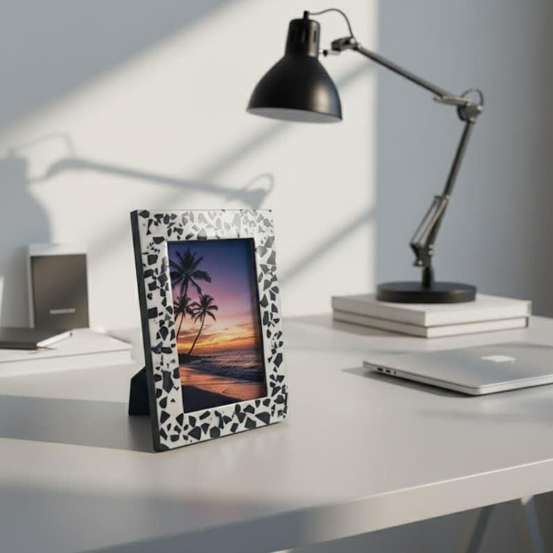 Handmade Resin Photo Frame – Modern Decorative Picture Frame for Home & Office Décor