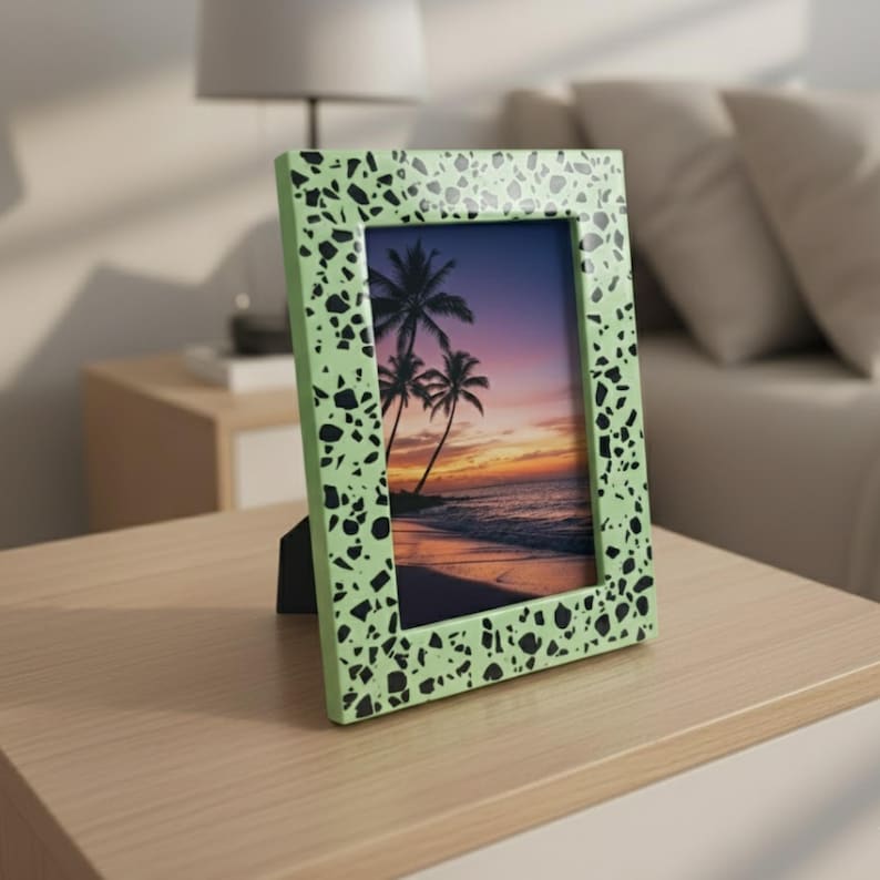 Handmade Resin Photo Frame – Modern Decorative Picture Frame for Home & Office Décor