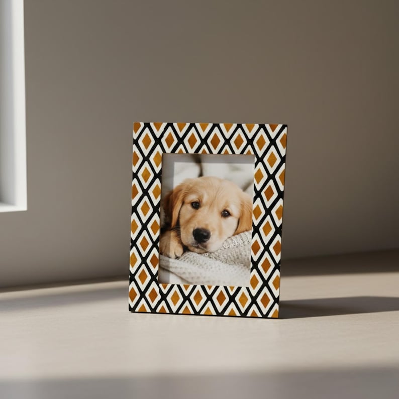 Handmade Resin Photo Frame with Geometric Pattern | Modern Tabletop Picture Frame for Home Décor